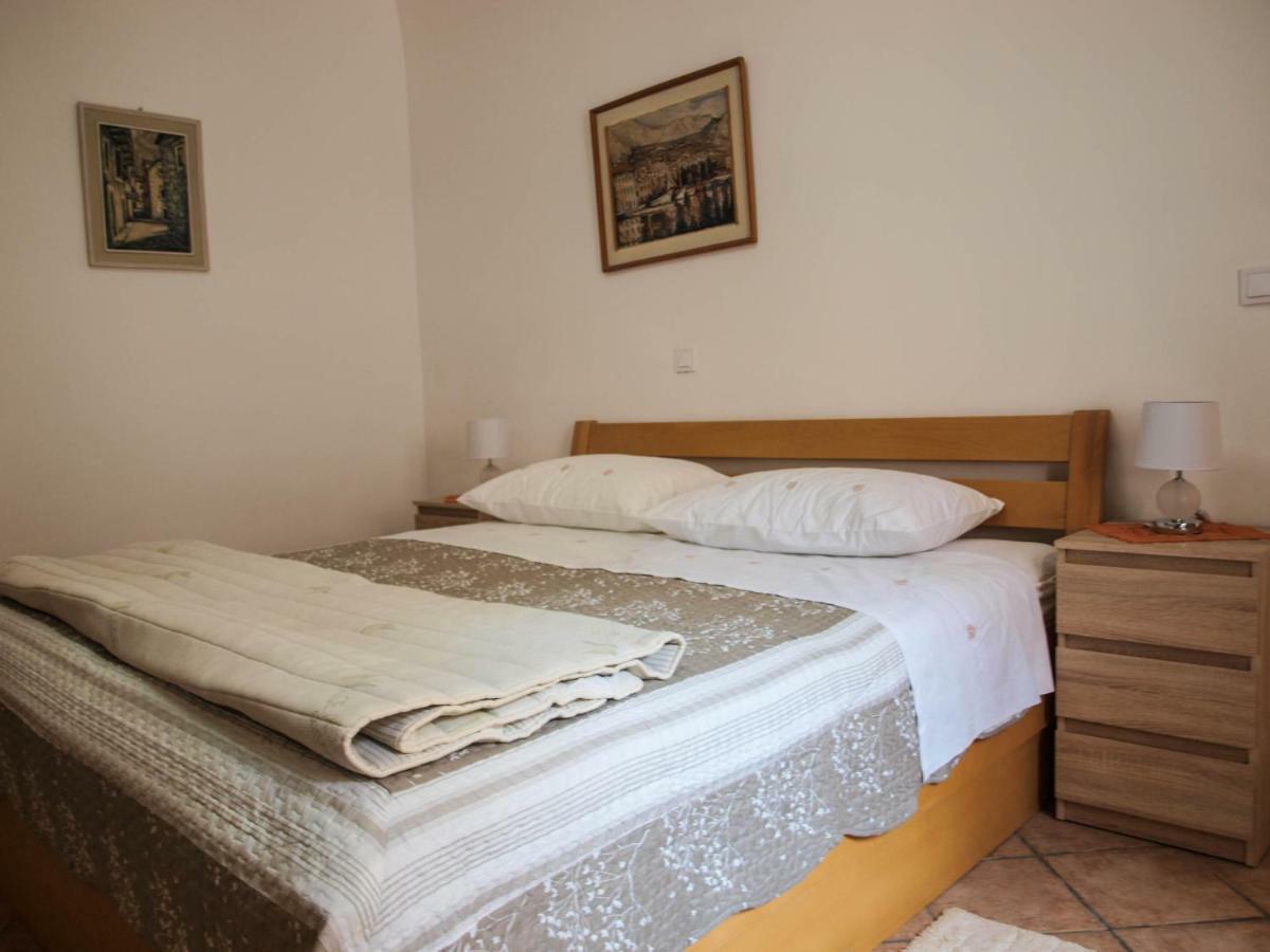 House Nataniel In Omis Near Sea Apartment Exterior photo